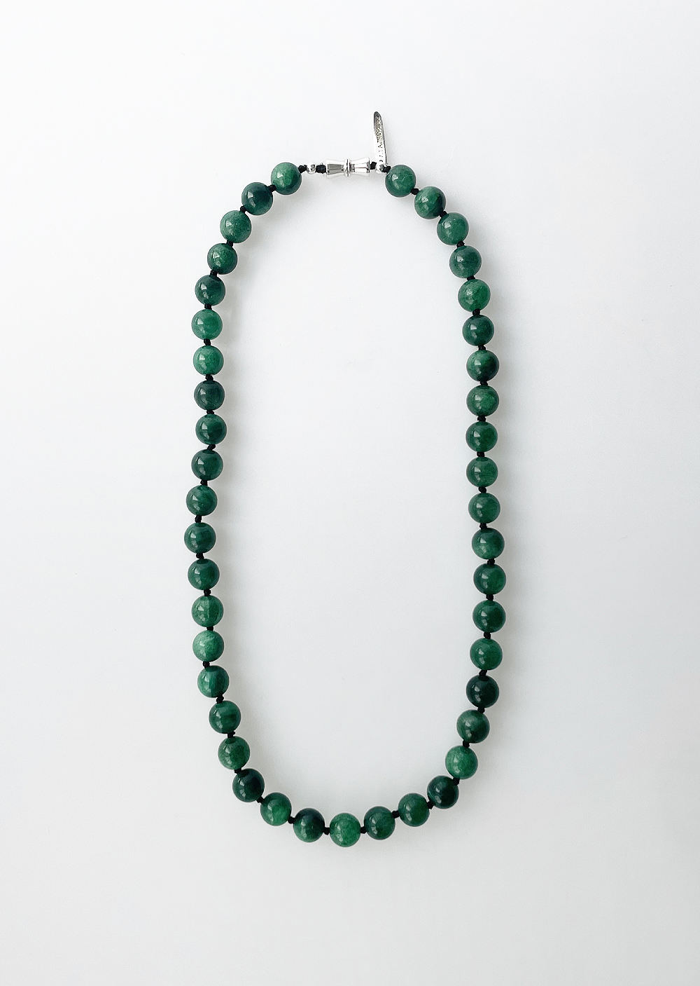 [ONLY ONE] 에메랄드볼(8mm) 목걸이 [emerald ball knotted necklace]